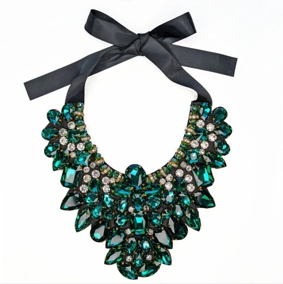 Green Rhinestone Crystal Statement Bib Necklace NWOT - Picture 1 of 5